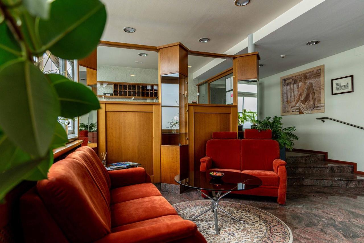 Hotel Am Roemerplatz Ульм Екстер'єр фото
