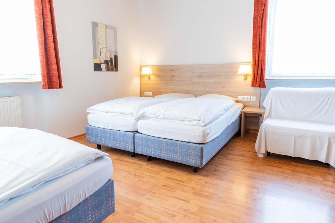 Hotel Am Roemerplatz Ульм Екстер'єр фото