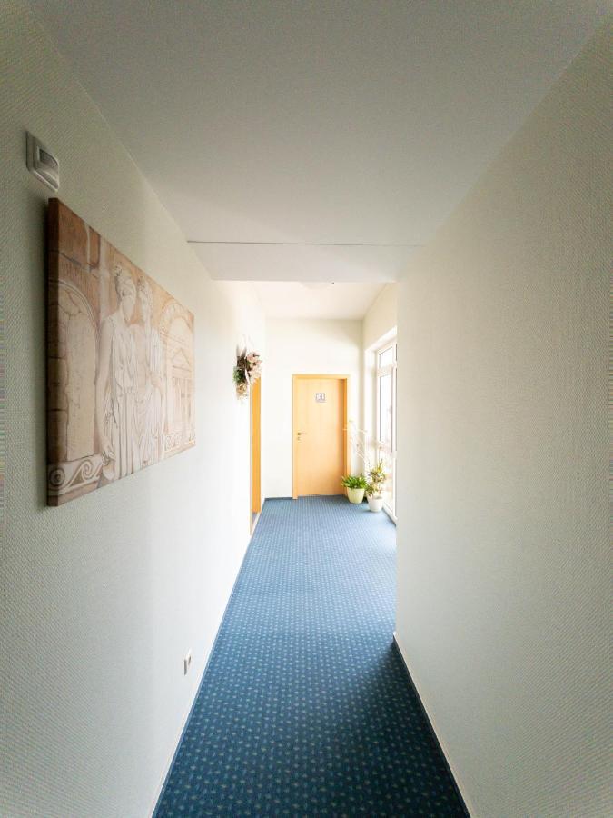 Hotel Am Roemerplatz Ульм Екстер'єр фото