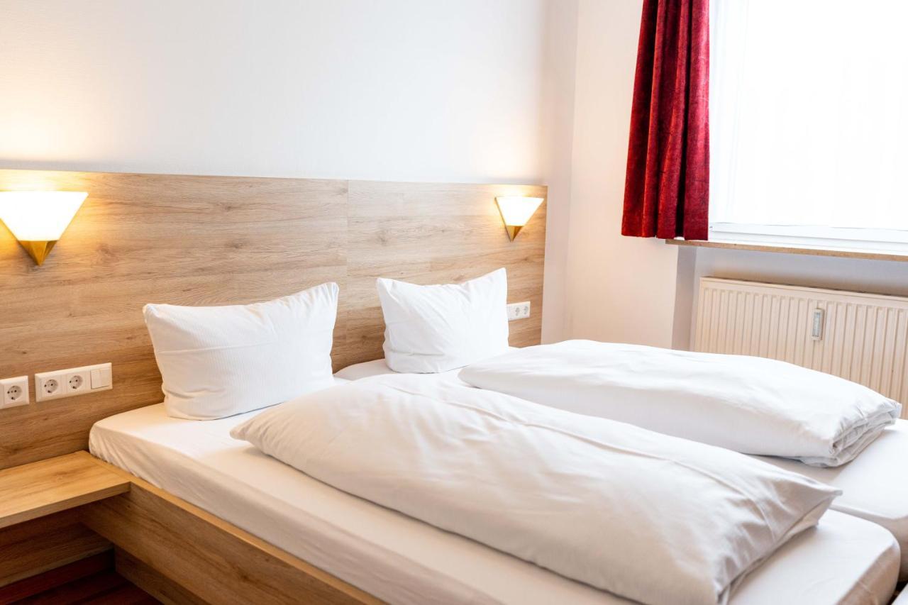 Hotel Am Roemerplatz Ульм Екстер'єр фото