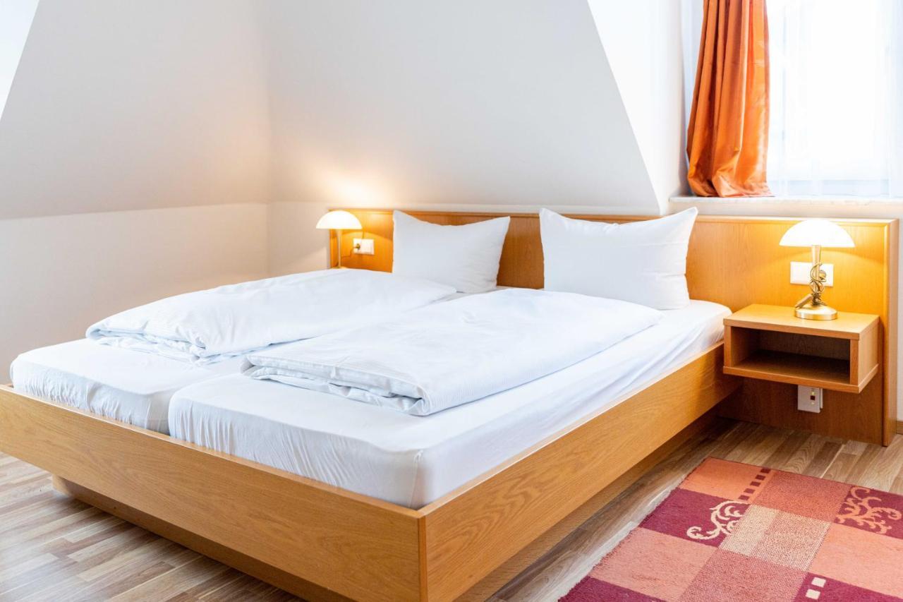 Hotel Am Roemerplatz Ульм Екстер'єр фото