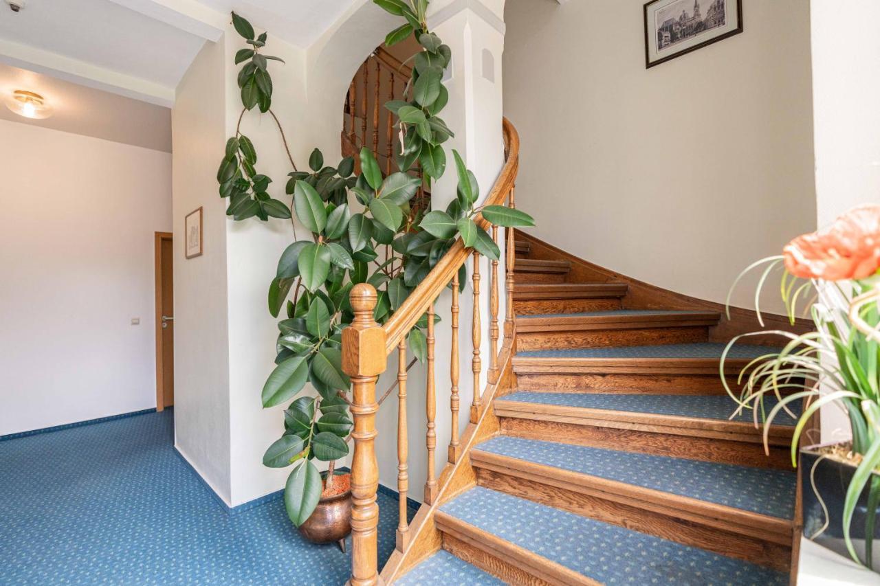 Hotel Am Roemerplatz Ульм Екстер'єр фото