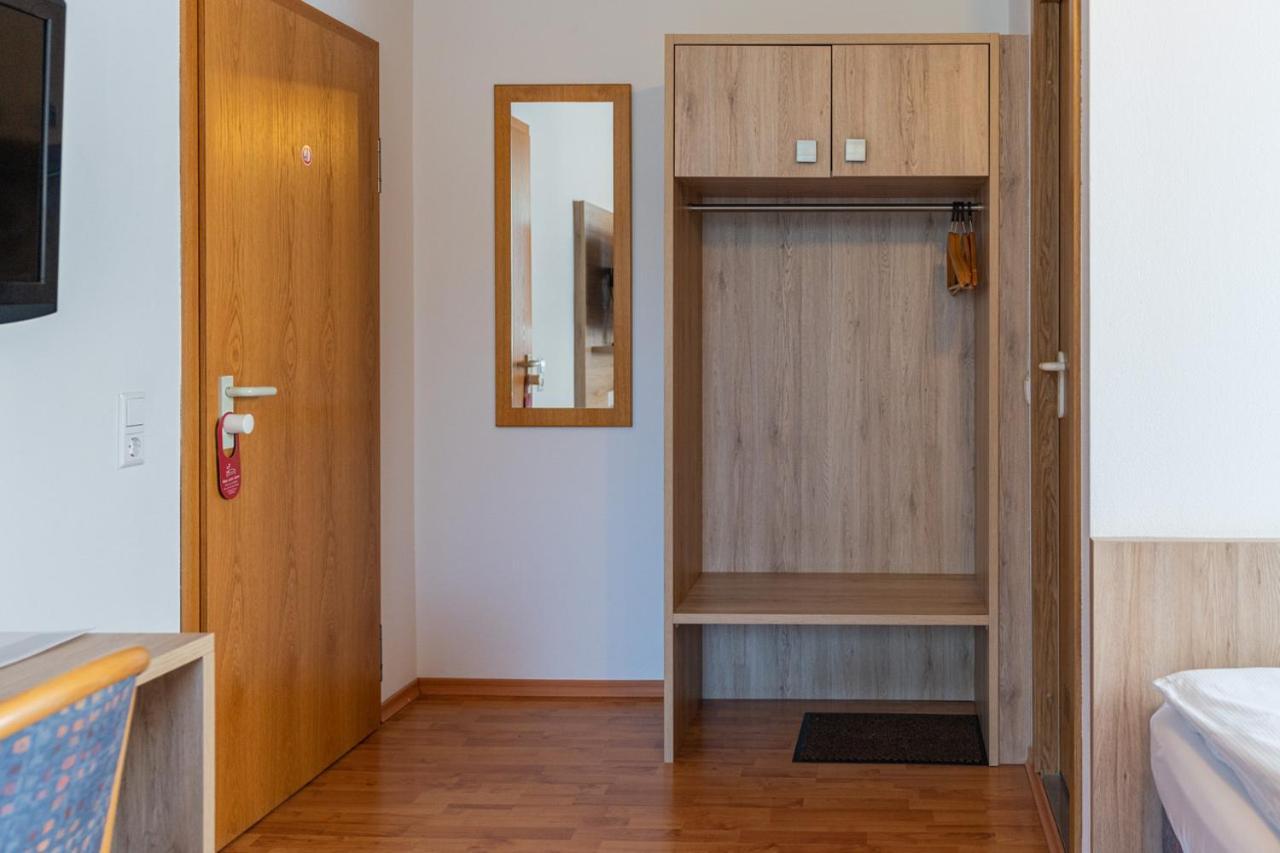 Hotel Am Roemerplatz Ульм Екстер'єр фото